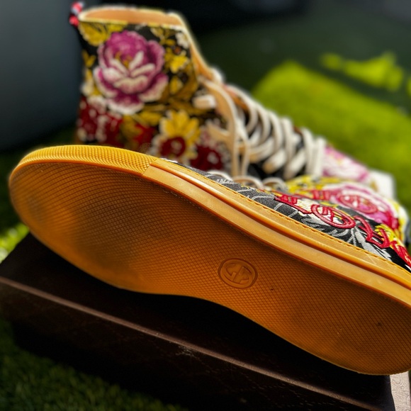 Worn only once …real gussi shoes - Picture 5 of 6